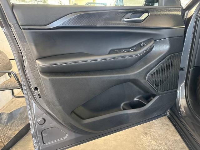 2025 Jeep Grand Cherokee L Laredo X 4x4