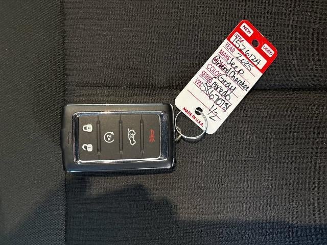 2025 Jeep Grand Cherokee L Laredo X 4x4