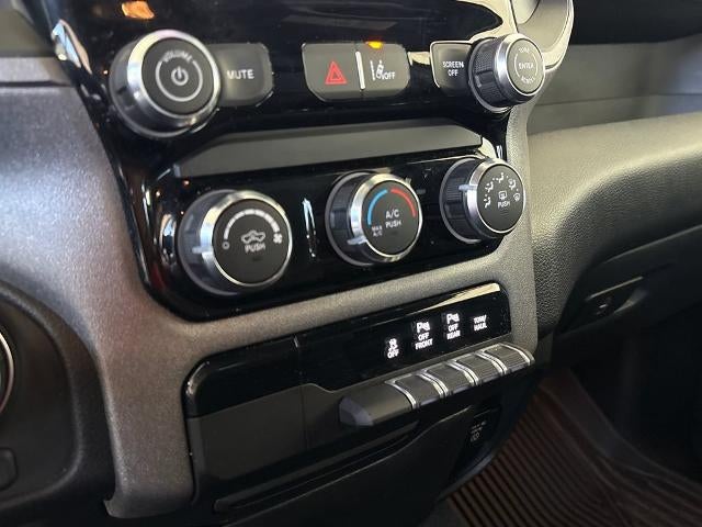 2025 RAM 1500 Warlock Crew Cab 4x4 5'7" Box