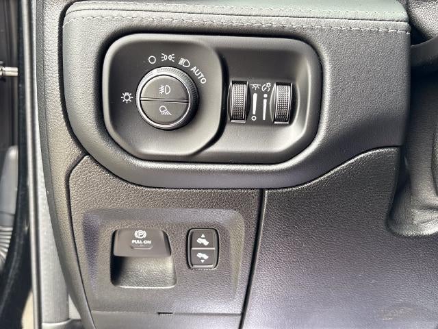 2021 RAM 1500 Limited Crew Cab 4x4 5'7" Box