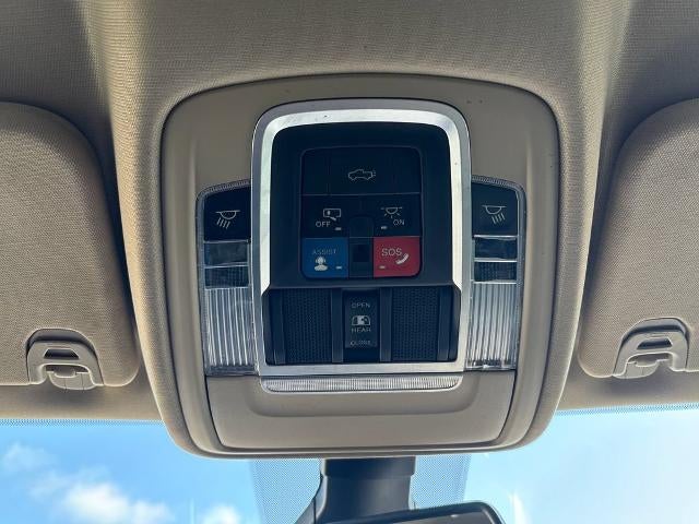 2020 RAM 1500 Laramie Crew Cab 4x4 5'7" Box