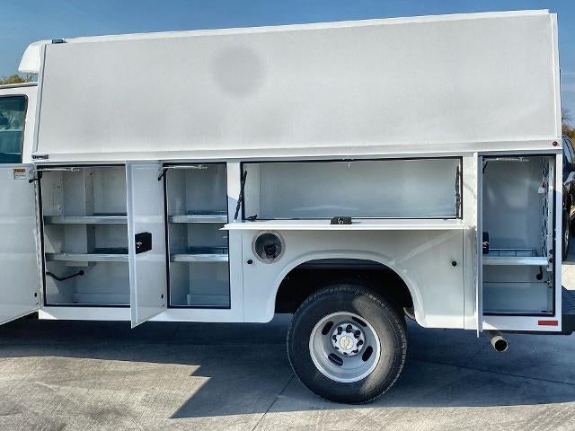 2024 Chevrolet Express Cutaway 3500 Base
