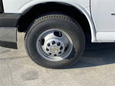 2024 Chevrolet Express Cutaway 3500 Base
