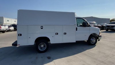 2024 Chevrolet Express Cutaway 3500 Base