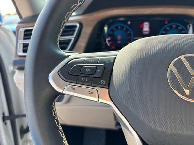 2025 Volkswagen Atlas 2.0T SE w/Technology