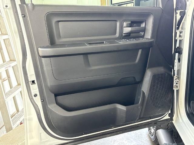 2026 RAM 2500 Black Express Crew Cab 4x4 6'4" Box
