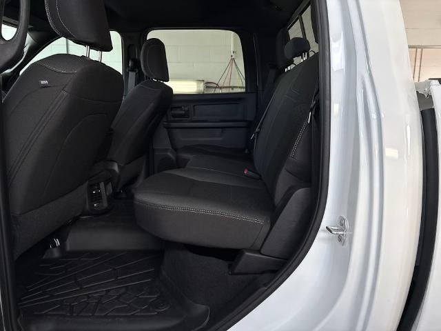 2026 RAM 2500 Black Express Crew Cab 4x4 6'4" Box