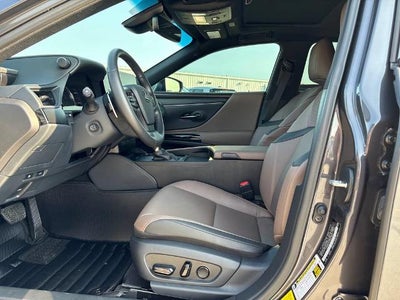 2025 Lexus ES 300h ES 300h