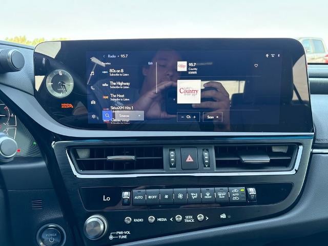 2025 Lexus ES 300h ES 300h