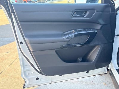 2025 Nissan Pathfinder SV 4WD