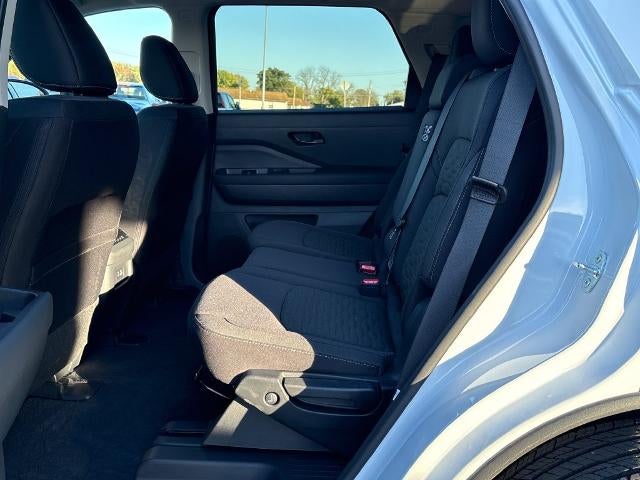 2025 Nissan Pathfinder SV 4WD