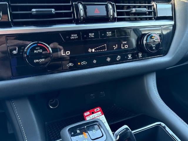2025 Nissan Pathfinder SV 4WD
