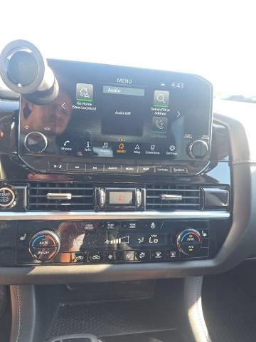 2022 Nissan Pathfinder SL 4WD