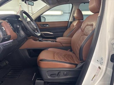 2024 Nissan Pathfinder Platinum 4WD