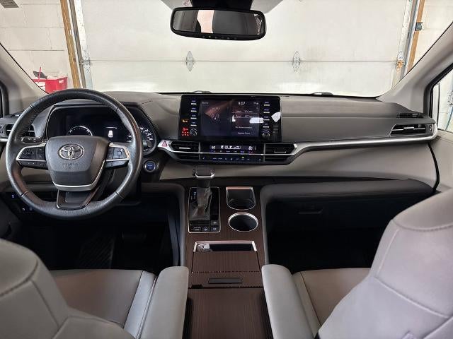 2023 Toyota Sienna XLE