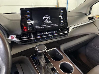 2023 Toyota Sienna XLE