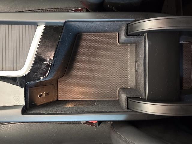 2024 Volvo XC60 Recharge Plug-In Hyb Core Dark Theme