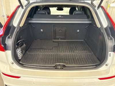 2024 Volvo XC60 Recharge Plug-In Hyb Core Dark Theme