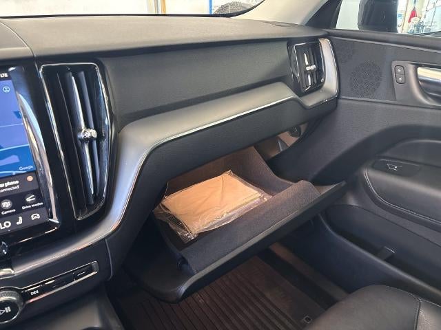 2024 Volvo XC60 Recharge Plug-In Hyb Core Dark Theme