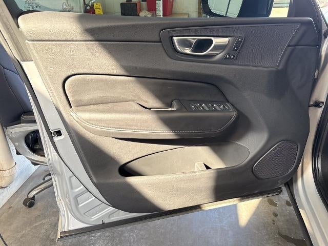 2024 Volvo XC60 Recharge Plug-In Hyb Core Dark Theme
