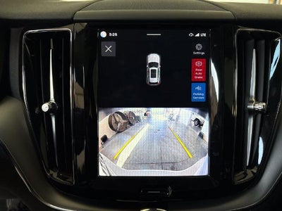 2024 Volvo XC60 Recharge Plug-In Hyb Core Dark Theme