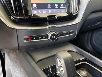 2024 Volvo XC60 Recharge Plug-In Hyb Core Dark Theme