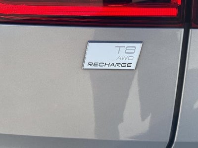 2024 Volvo XC60 Recharge Plug-In Hyb Core Dark Theme