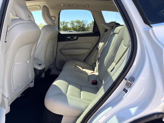 2022 Volvo XC60 Momentum