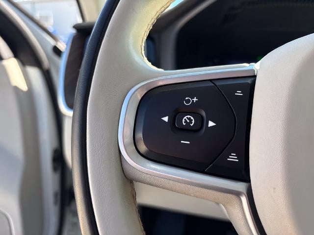 2022 Volvo XC60 Momentum