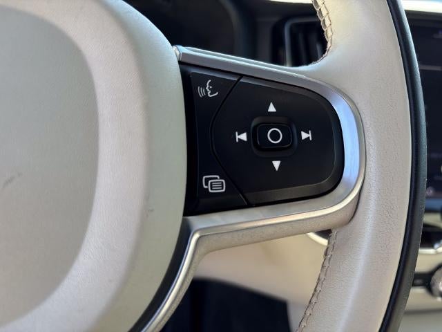 2022 Volvo XC60 Momentum