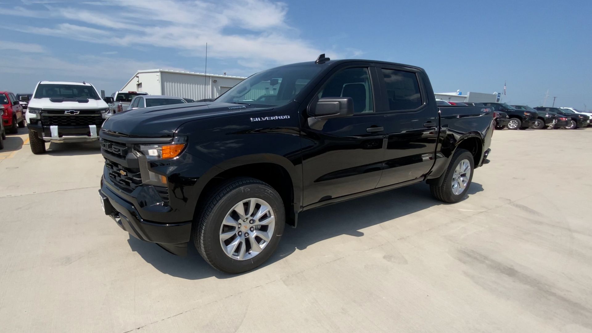 2025 Chevrolet Silverado 1500 Custom