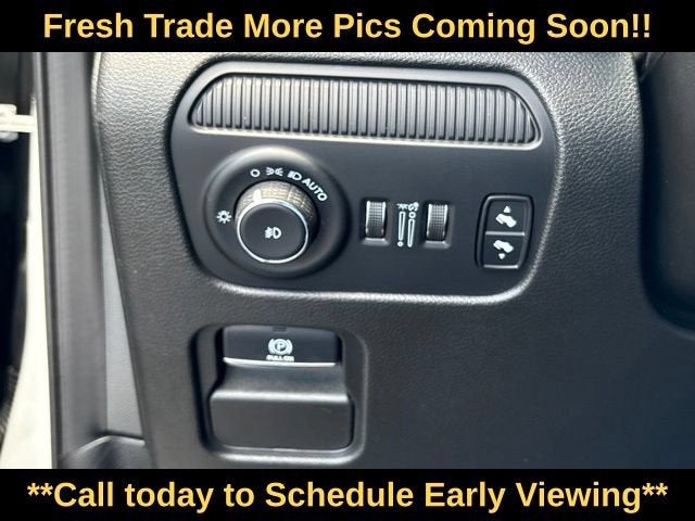 2023 Jeep Wagoneer Base
