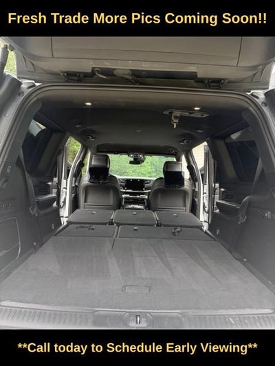 2023 Jeep Wagoneer Base