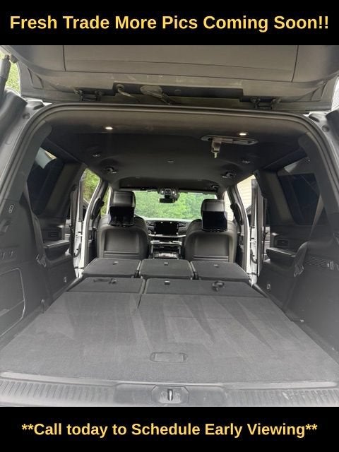 2023 Jeep Wagoneer Base