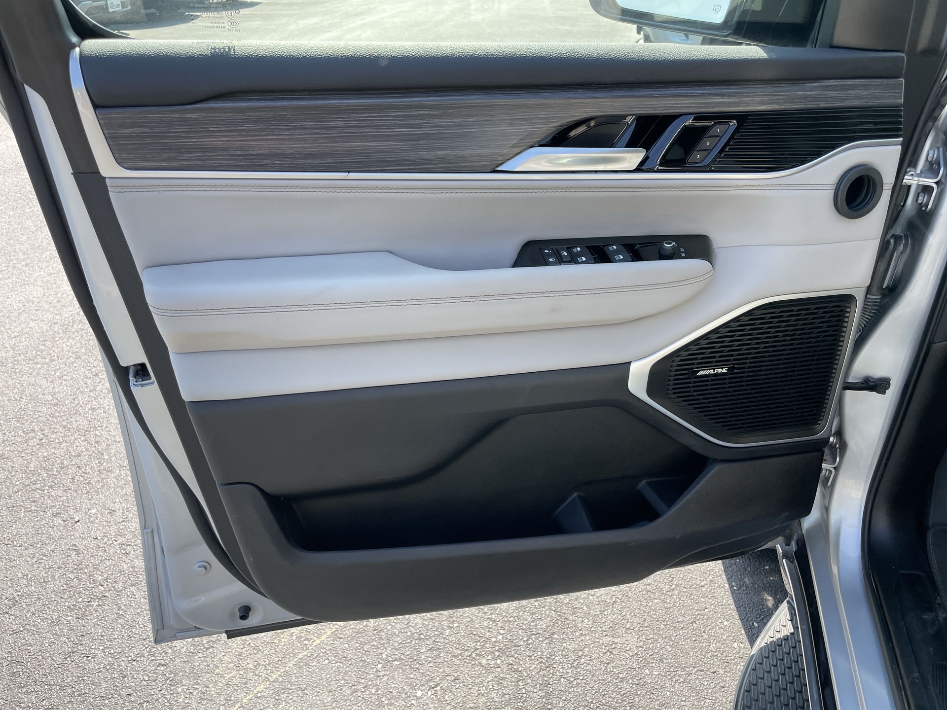 2024 Jeep Wagoneer Series II