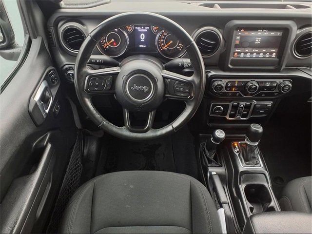 2022 Jeep Gladiator Willys photo 2