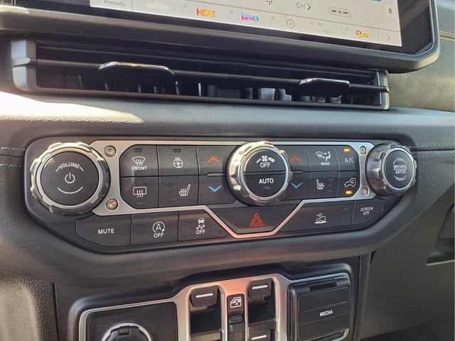 2025 Jeep Gladiator High Tide