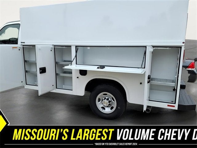 2025 Chevrolet Express Cutaway 3500 1WT