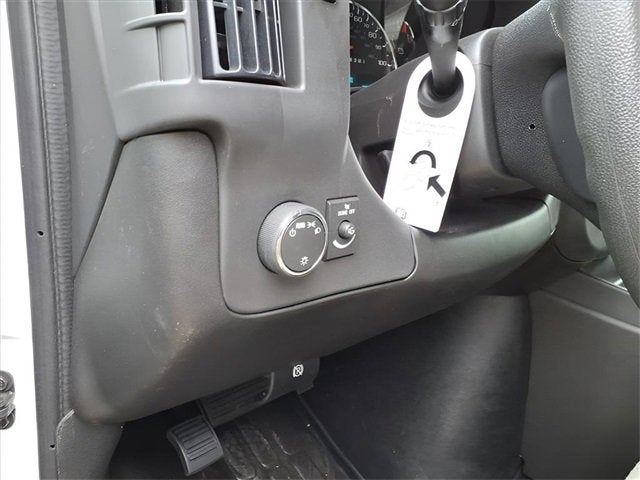 2025 Chevrolet Express Cutaway 3500 1WT