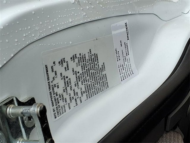 2025 Chevrolet Express Cutaway 3500 1WT