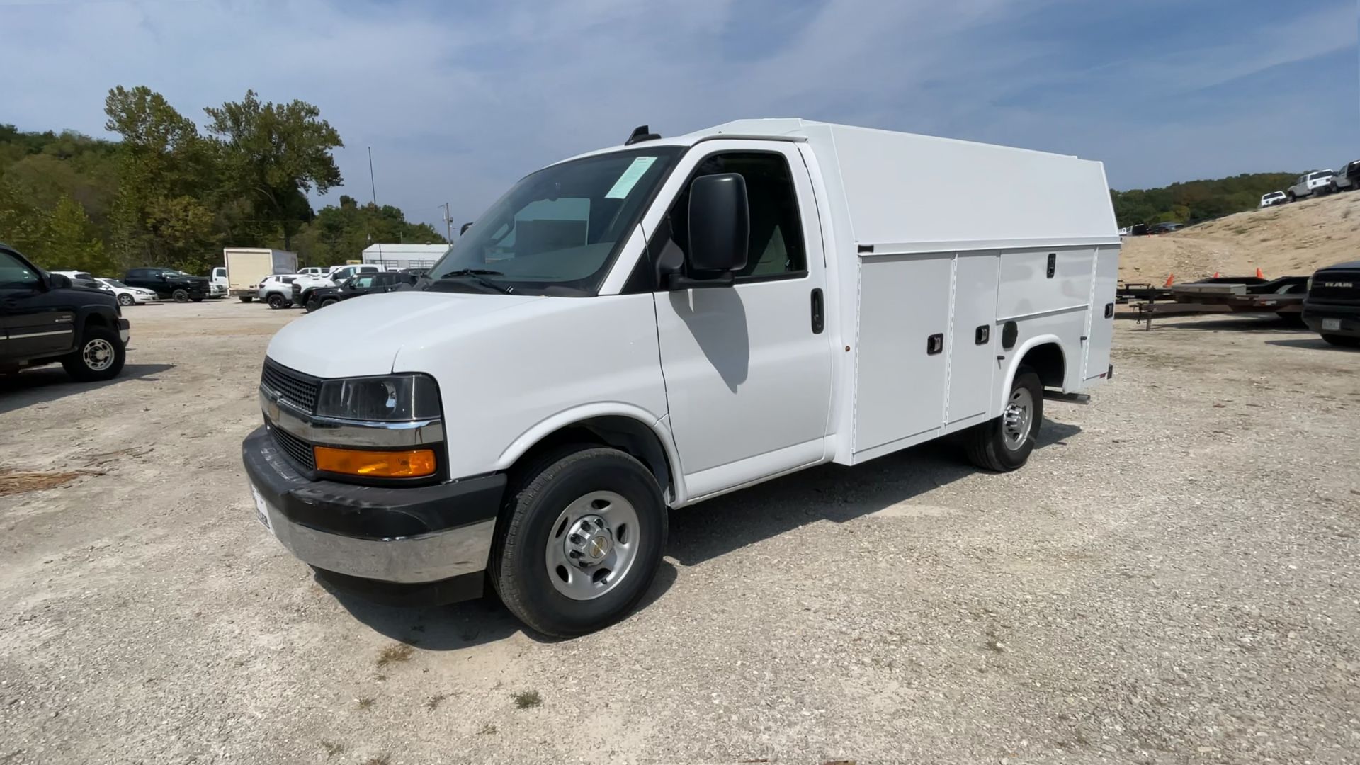 2025 Chevrolet Express Cutaway 3500 1WT