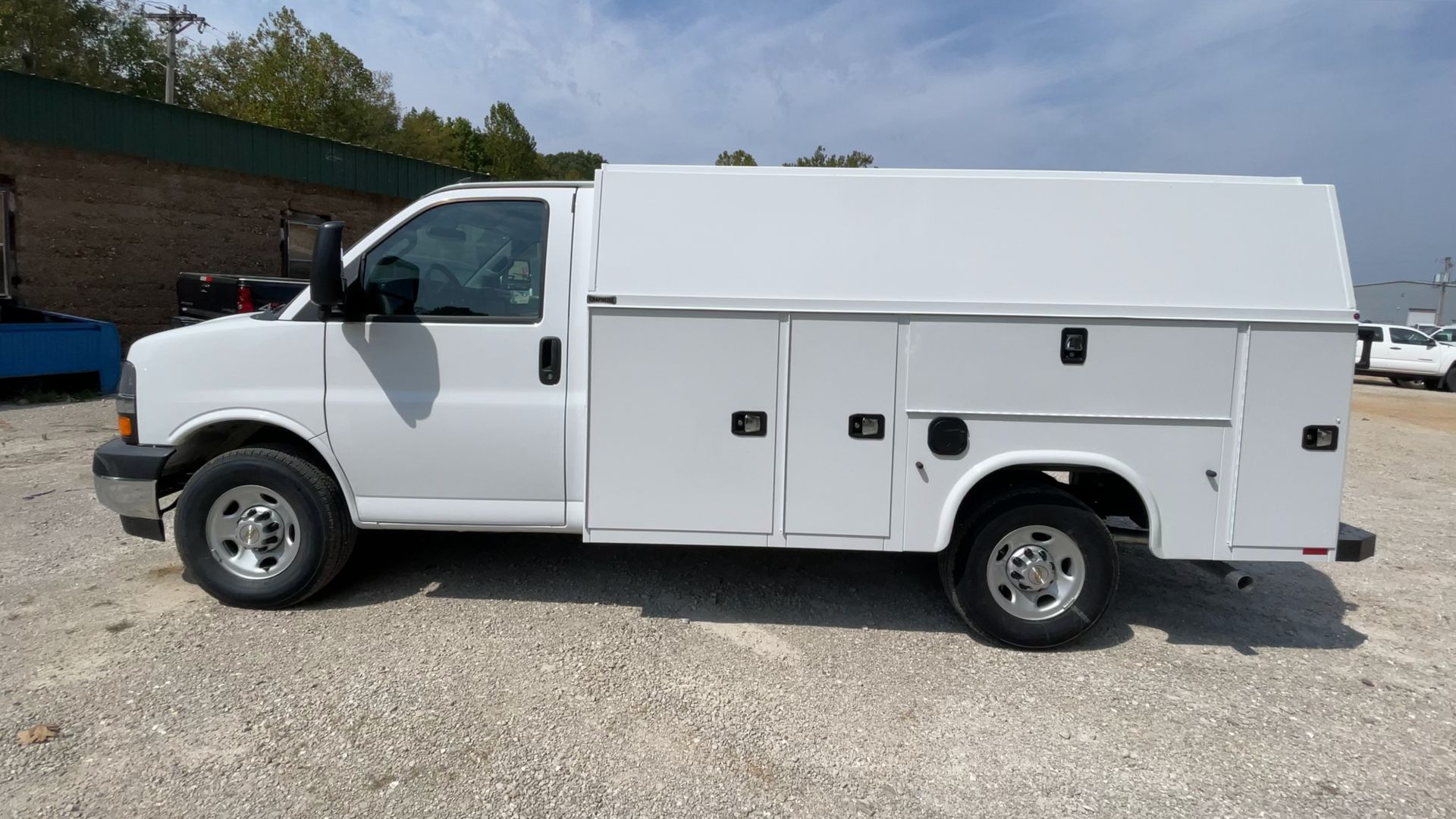 2025 Chevrolet Express Cutaway 3500 1WT
