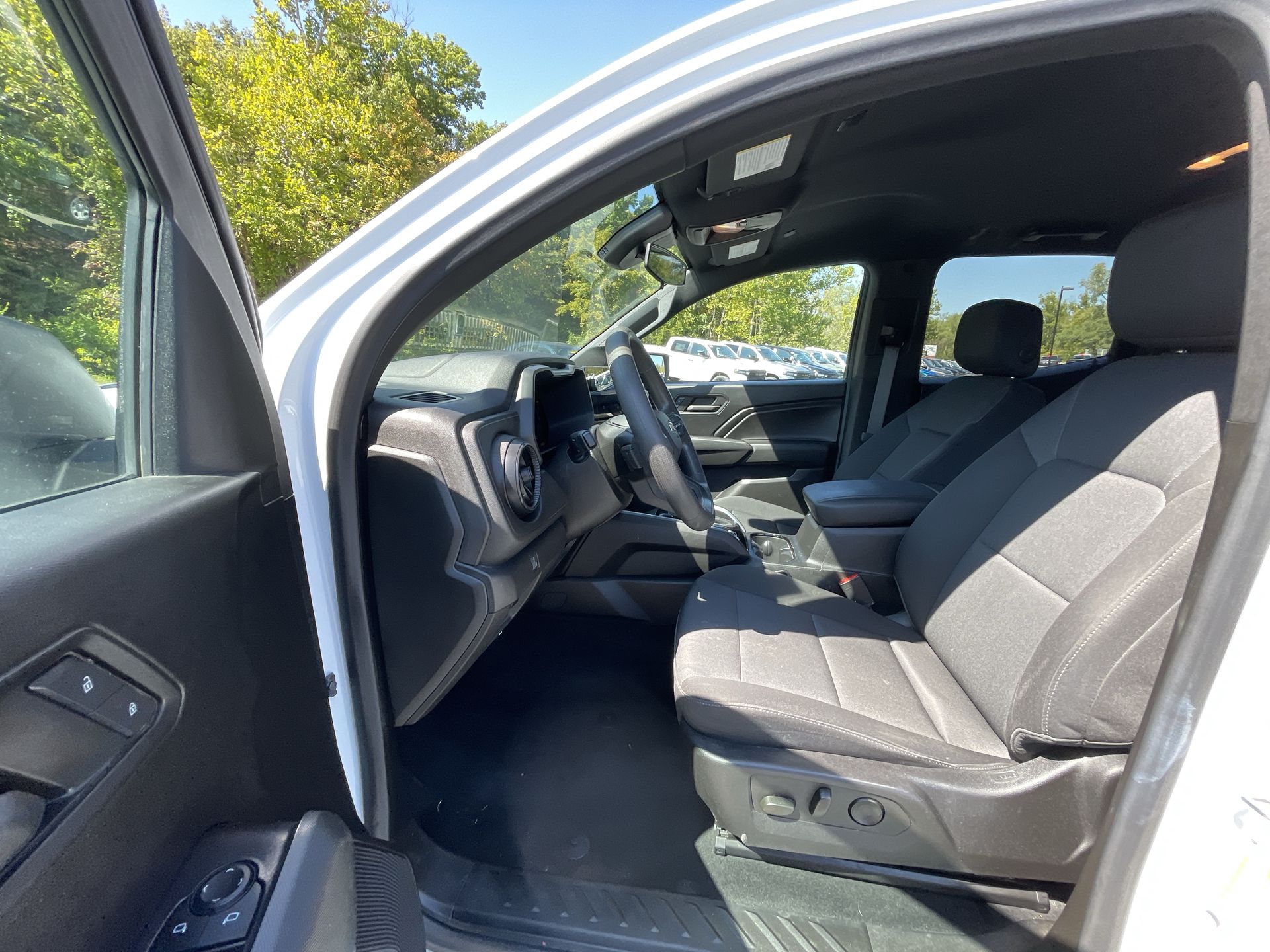 2024 Chevrolet Colorado WT