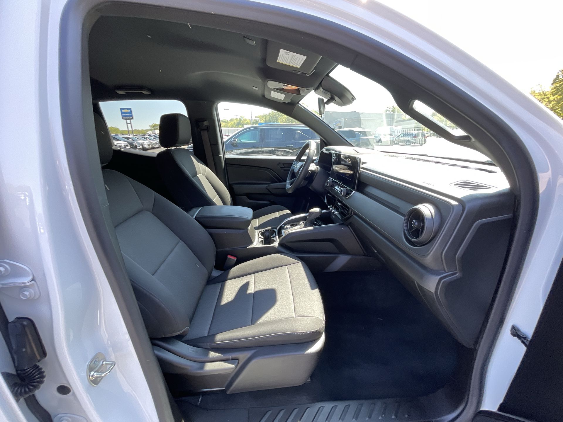 2024 Chevrolet Colorado WT