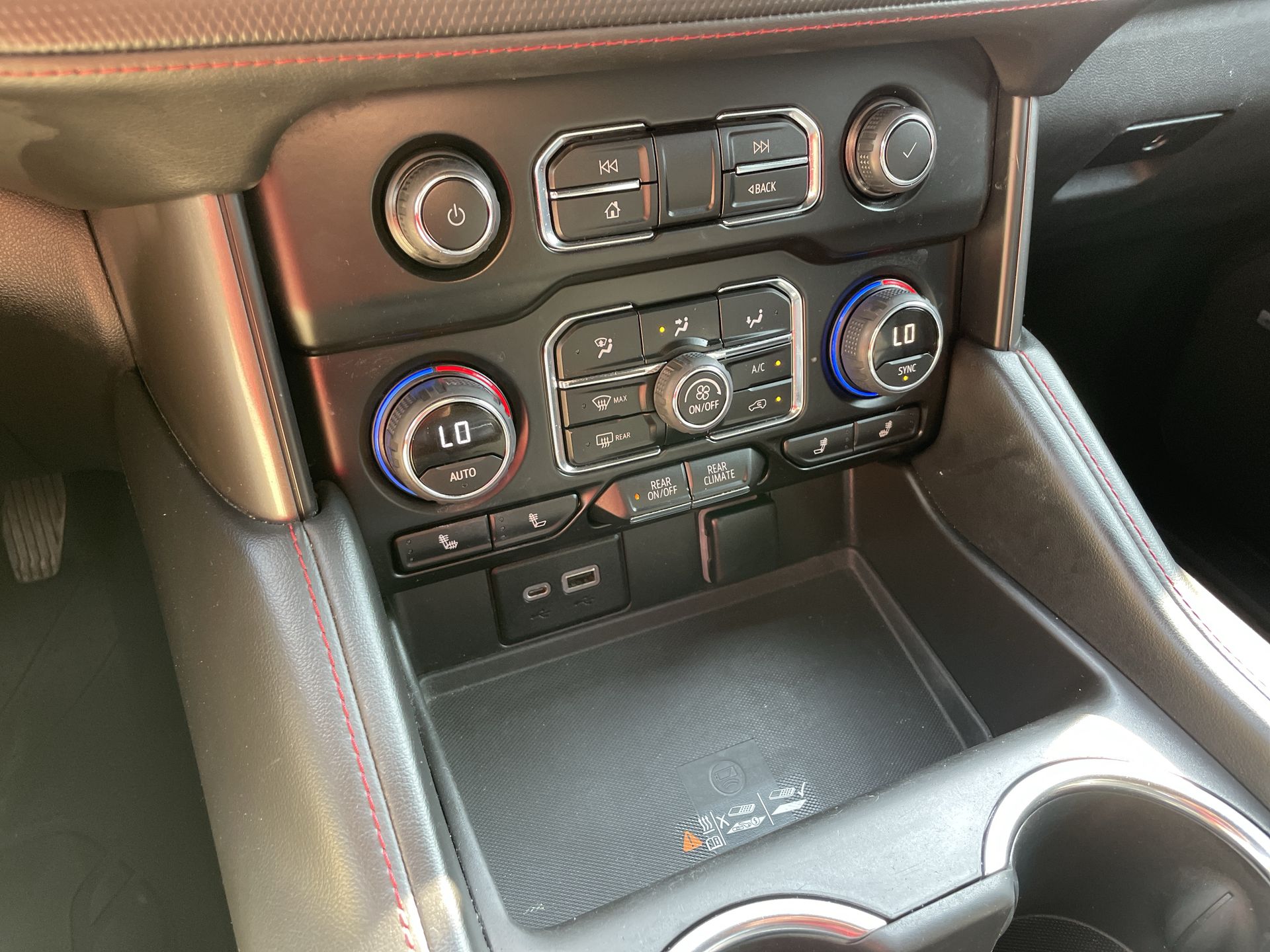 2022 Chevrolet Suburban RST