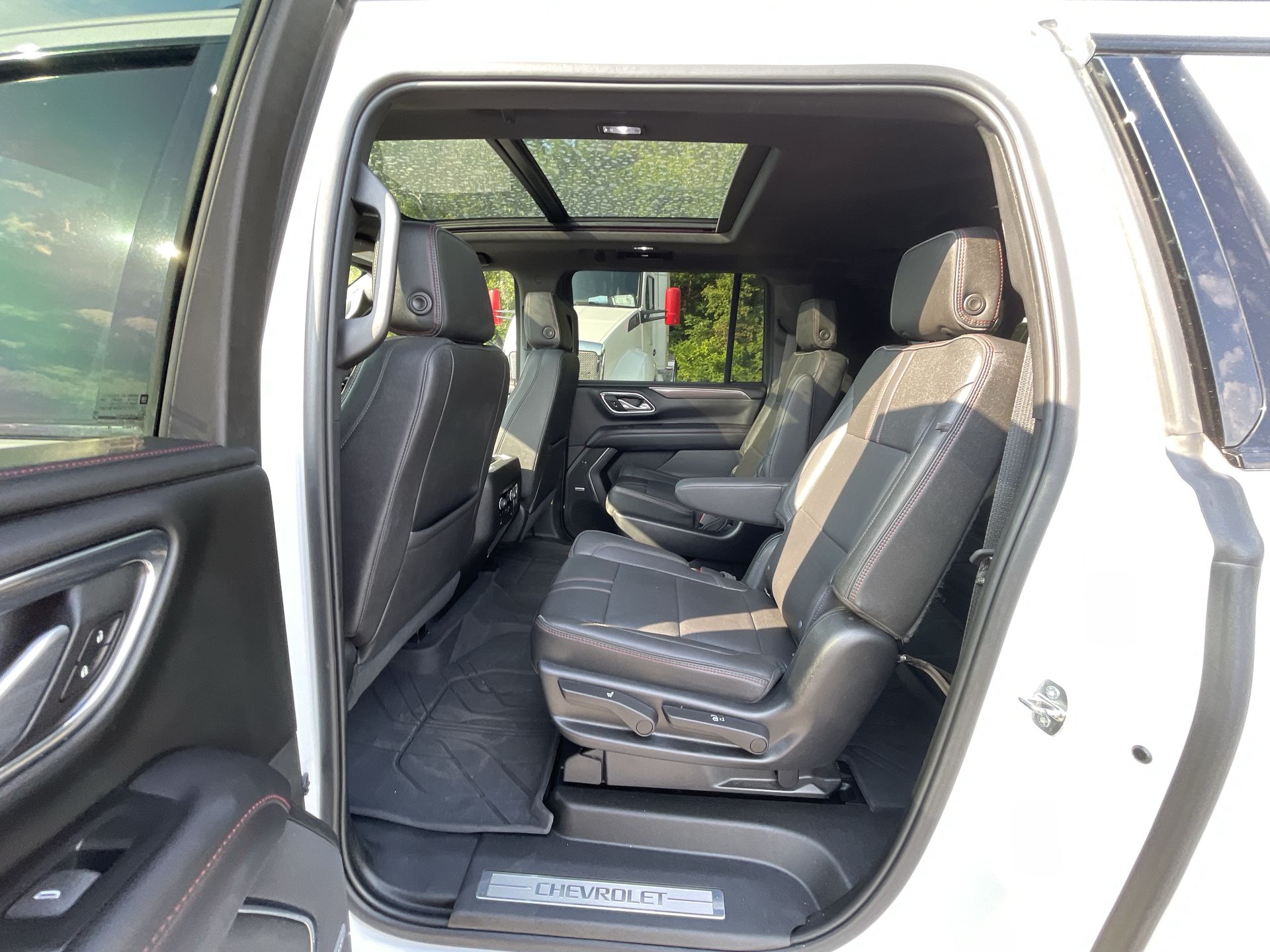 2022 Chevrolet Suburban RST