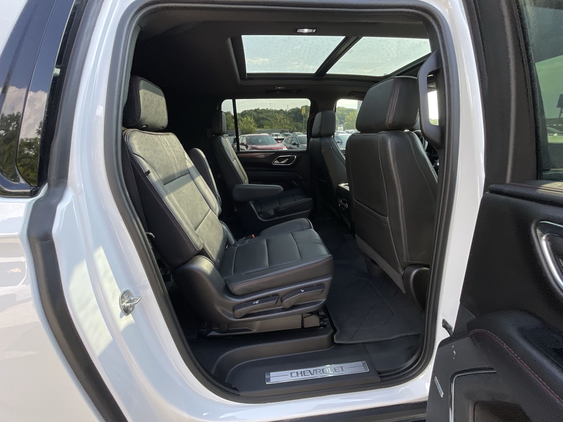 2022 Chevrolet Suburban RST