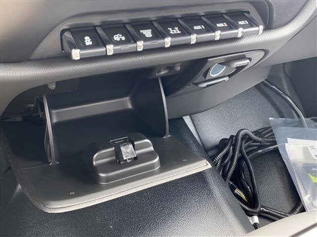 2024 Chevrolet Silverado 5500 HD Work Truck