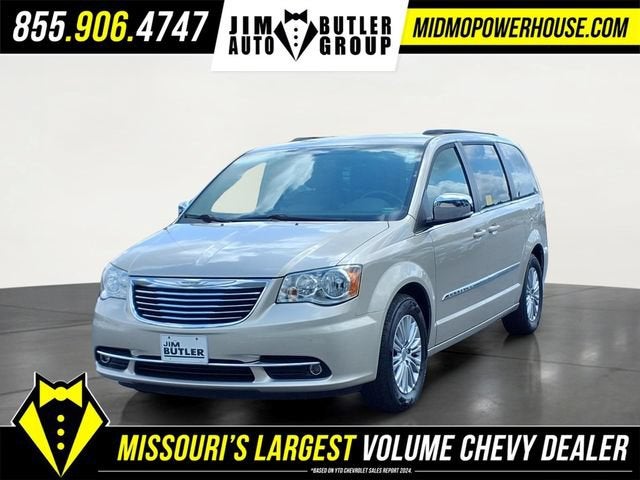 2015 Chrysler Town & Country Touring-L's photo