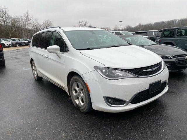 2017 Chrysler Pacifica Touring-L Plus